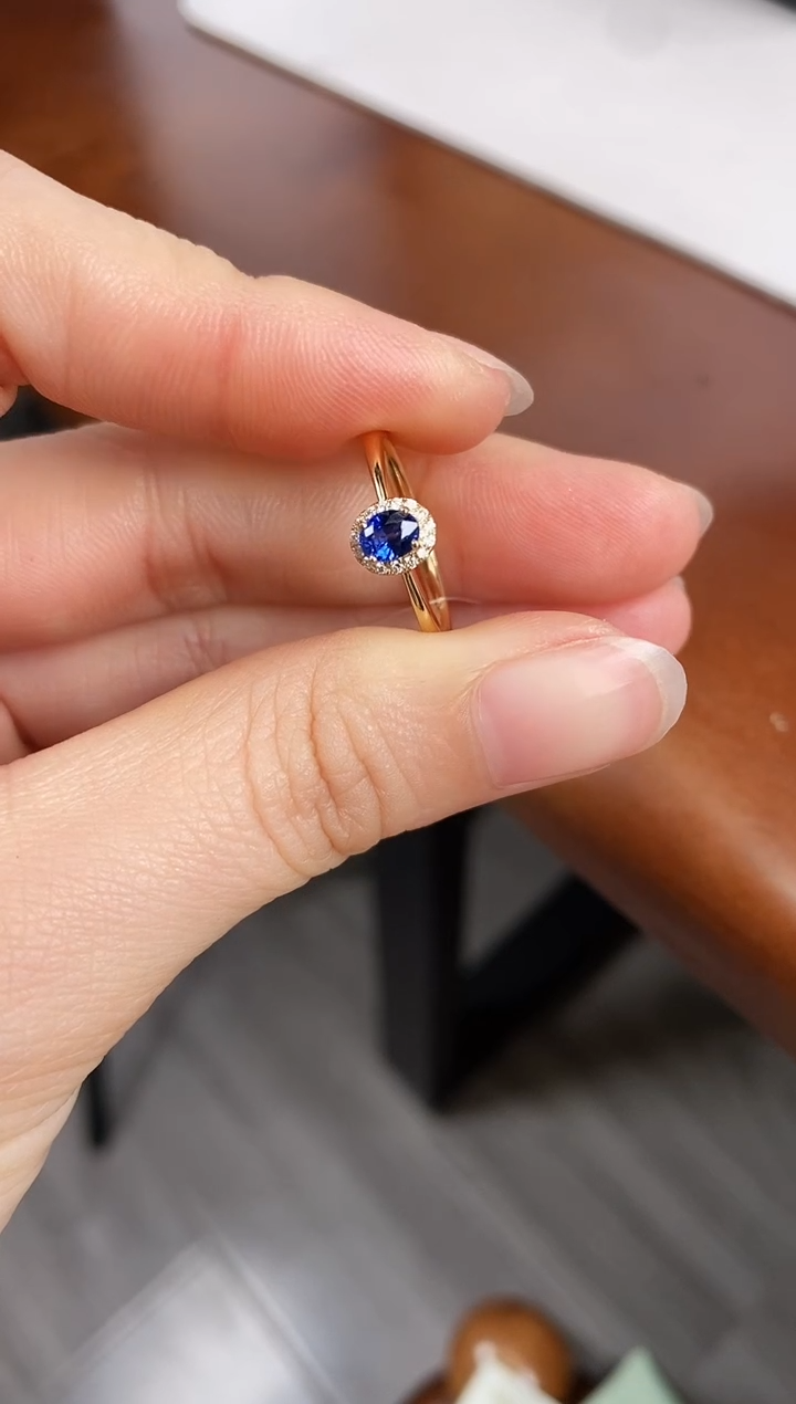 【闪购商品】蓝宝石戒指18K金镶嵌主石40分