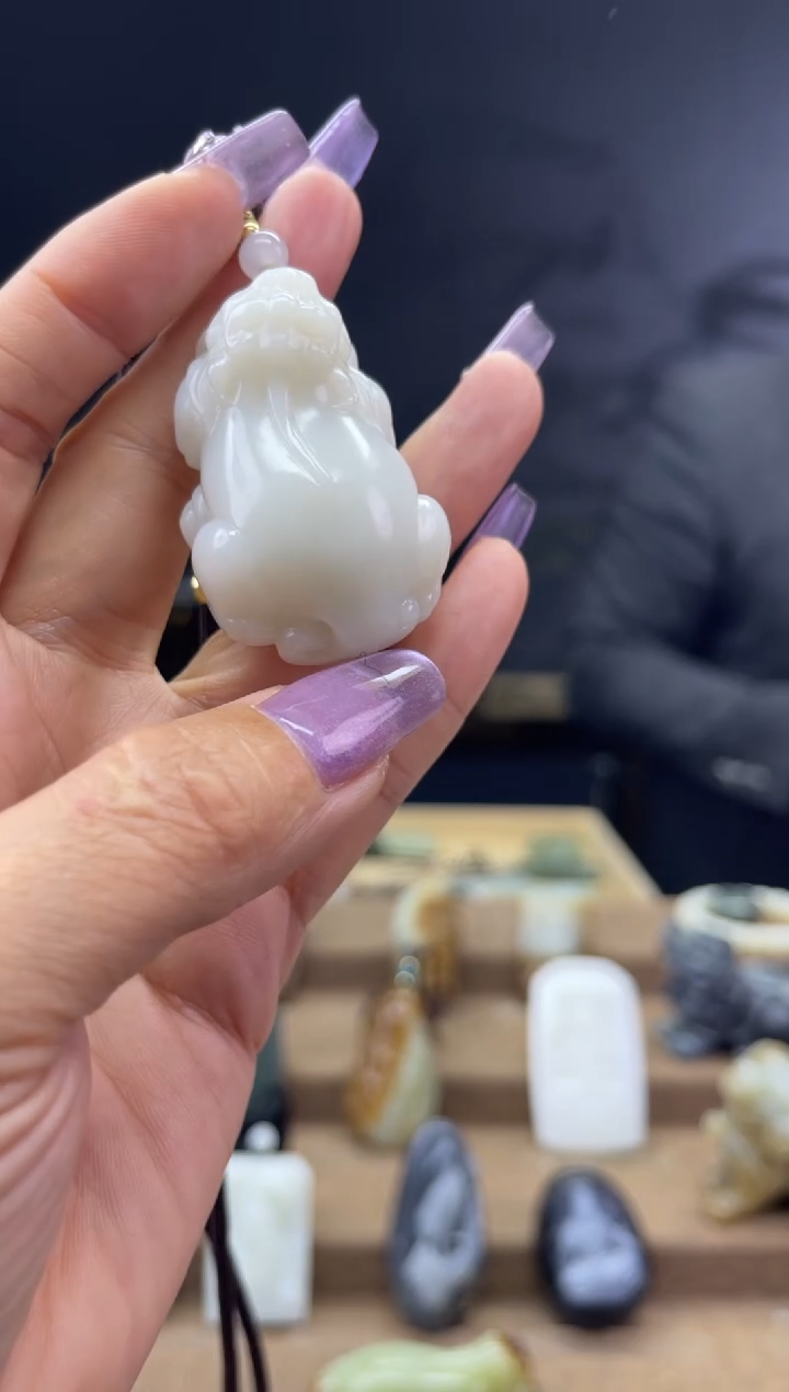 颈饰未镶嵌和田玉1