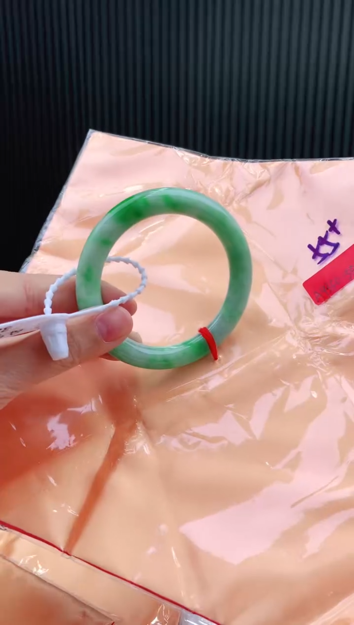 未镶嵌手镯翡翠55+