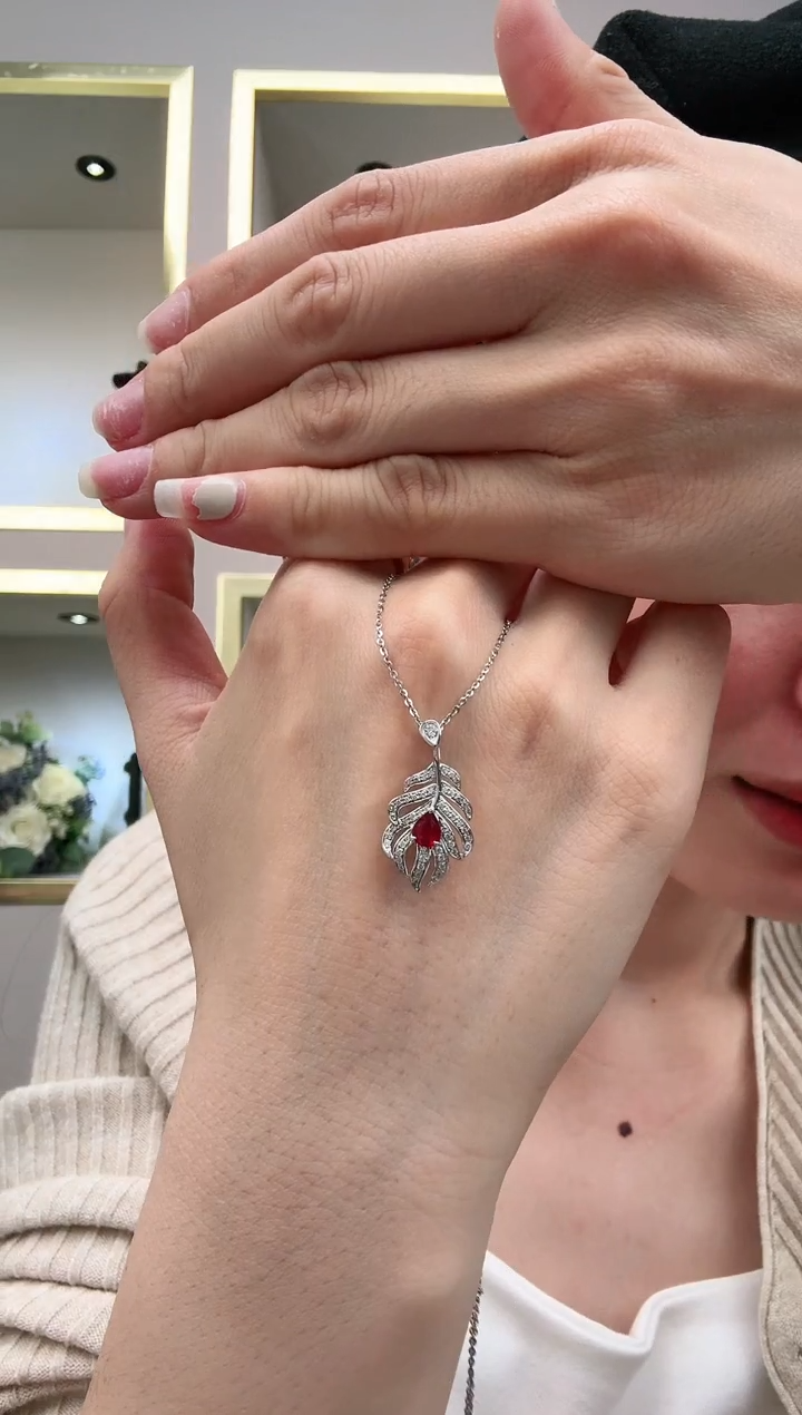 【闪购商品】红宝石吊坠(不含链)18K金镶嵌红宝石