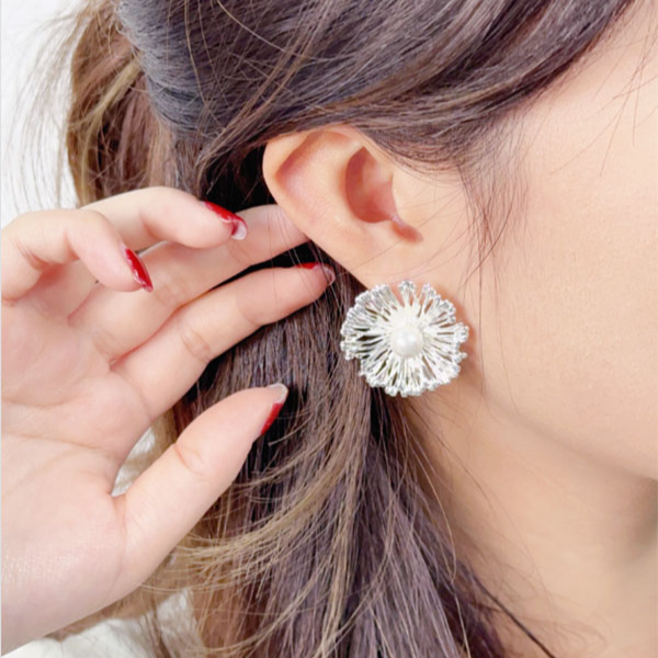 铜合金耳饰 银色系绽放花朵珠珠耳环小众轻奢气质时尚百搭欧美