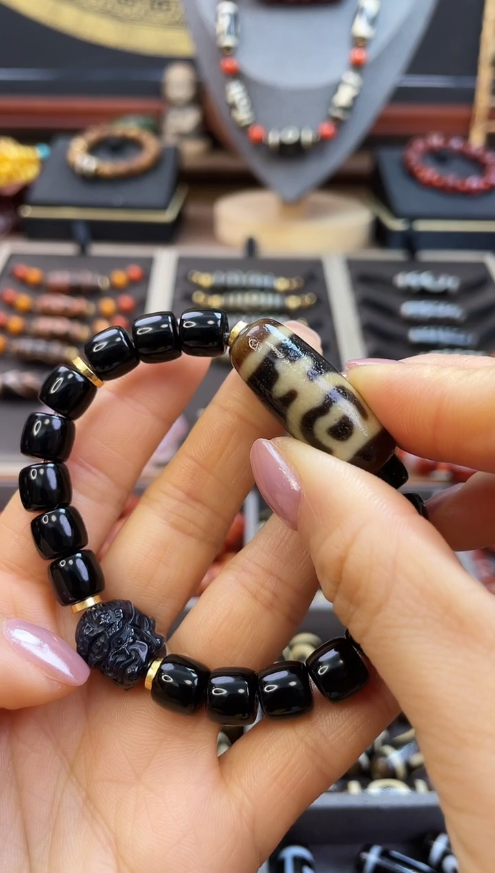 未镶嵌颈饰玛瑙/玉髓九**狐精品上肯黑金宝瓶黑武士手链