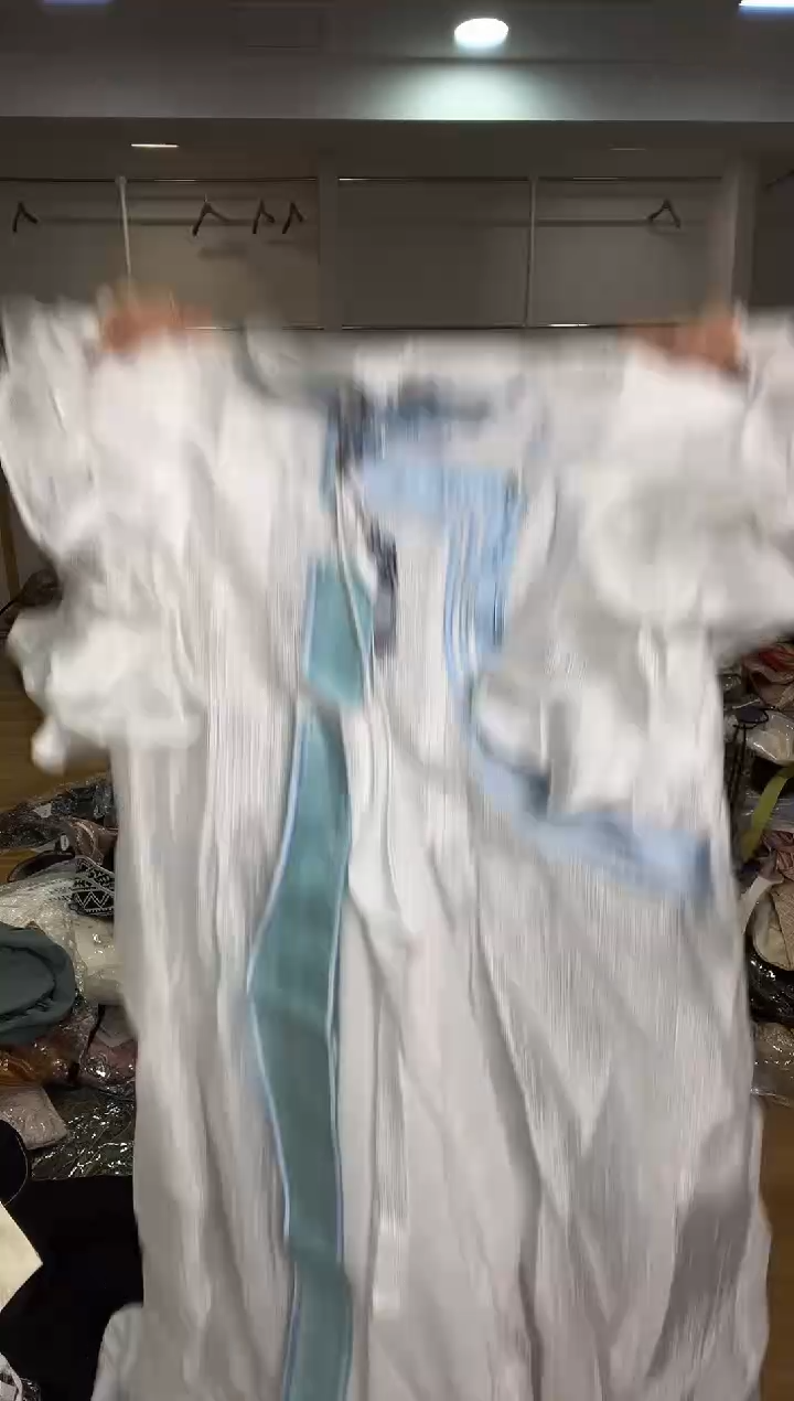 连衣裙       2XL码    130-140斤