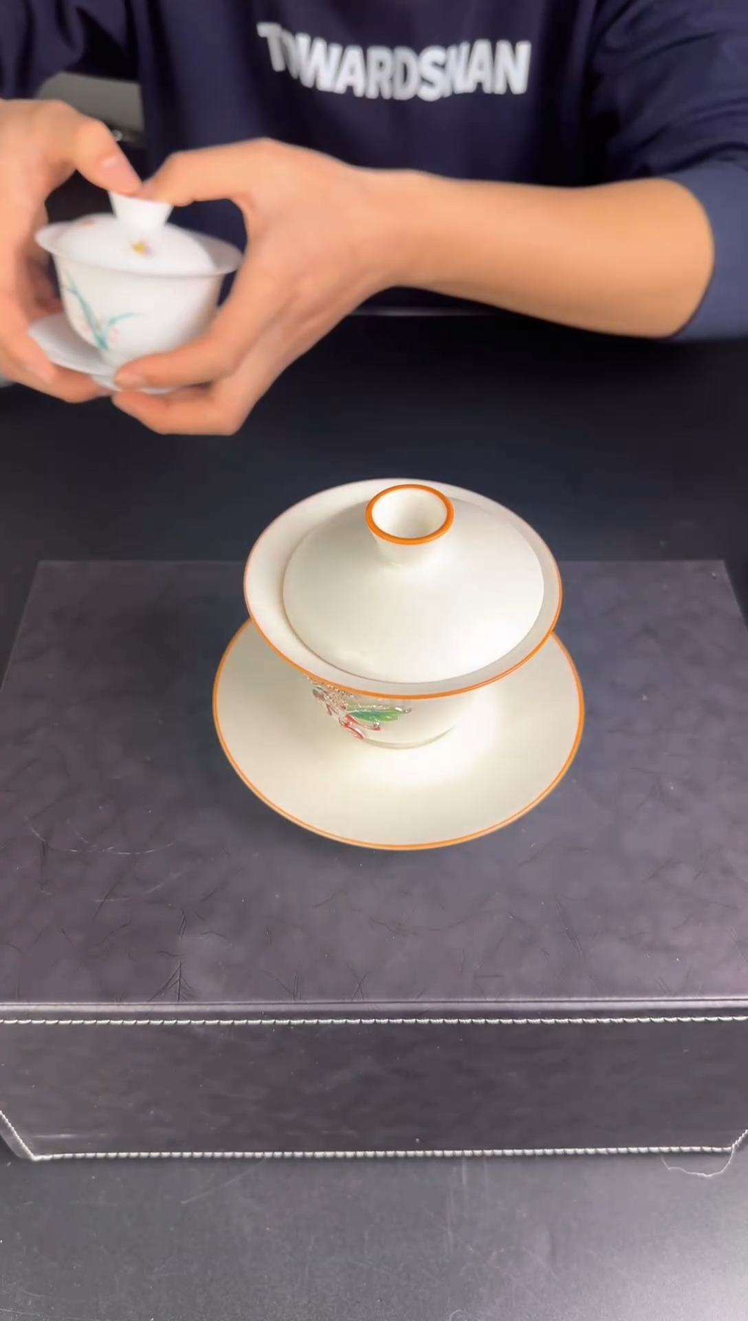 【闪购商品】冰裂纹浮雕工艺盖碗