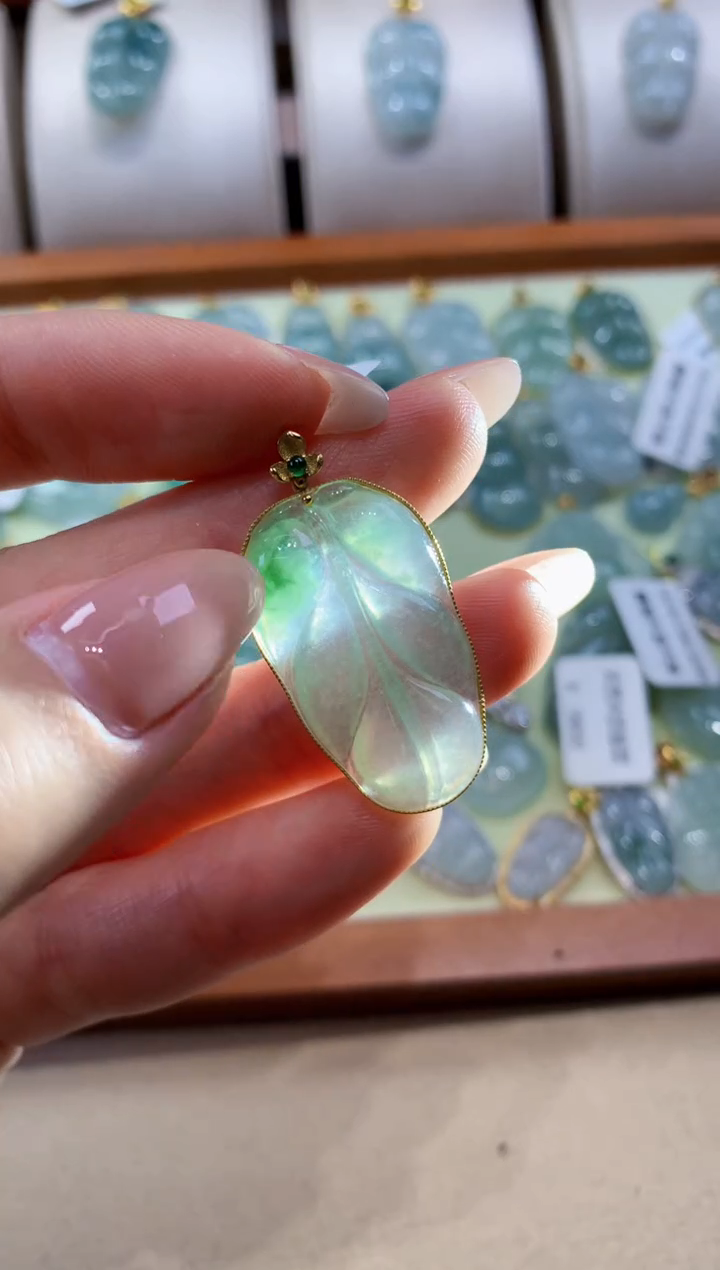 翡翠18K金镶嵌颈饰天然A货翡翠挂件