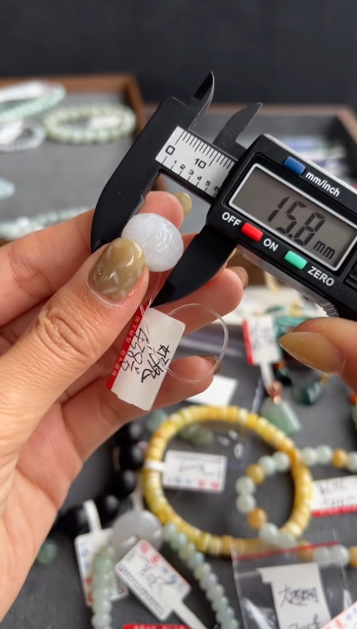 【闪购商品】翡翠吊坠(不含链)未镶嵌438哈