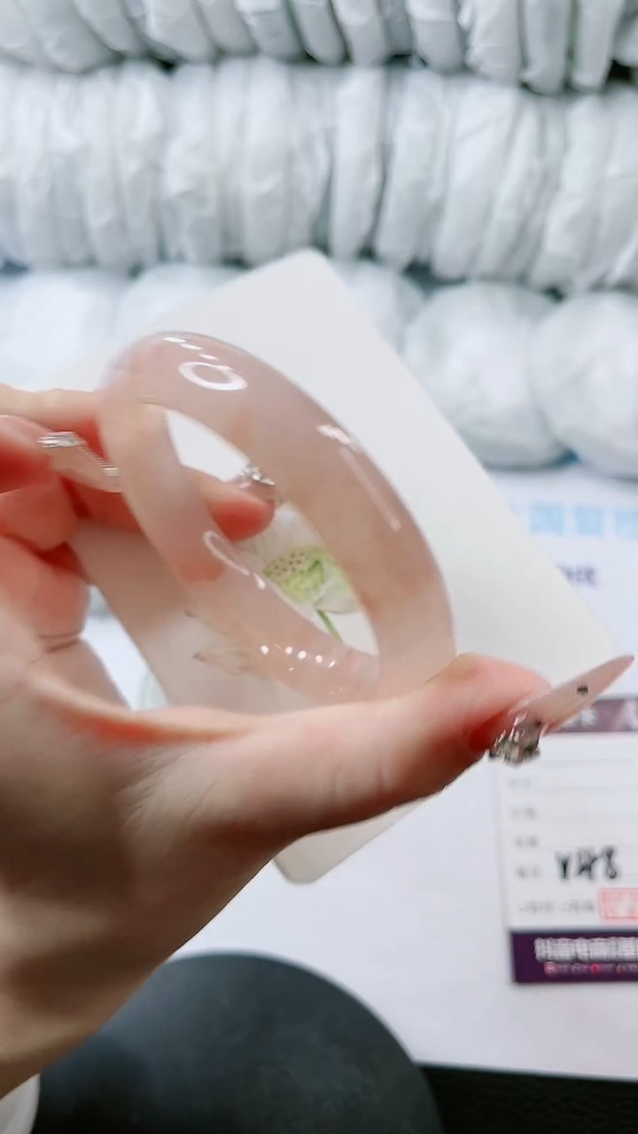 【闪购商品】石英质玉手镯未镶嵌多样性发货V48