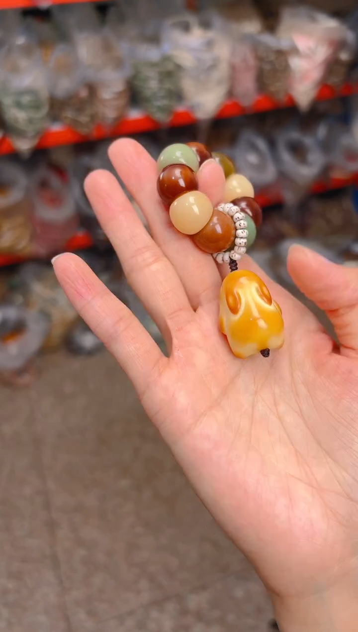 吊坠菩提根/象牙果多宝手捻 黄色兔