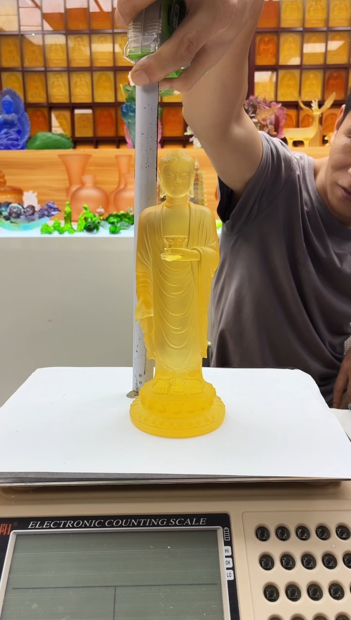 手工艺品琉璃琥珀色阿弥陀佛23公分【微瑕】