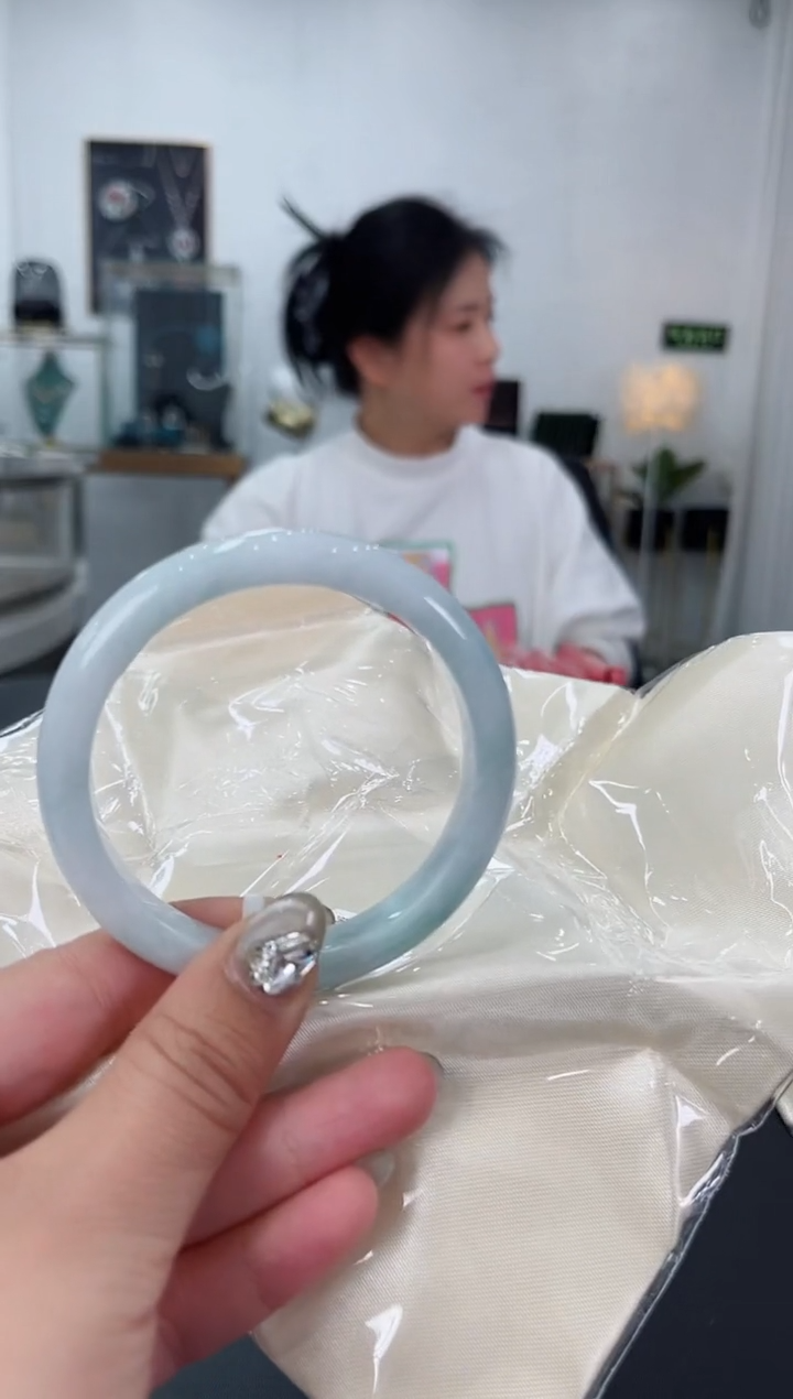 【闪购商品】翡翠手镯未镶嵌天然翡翠A货