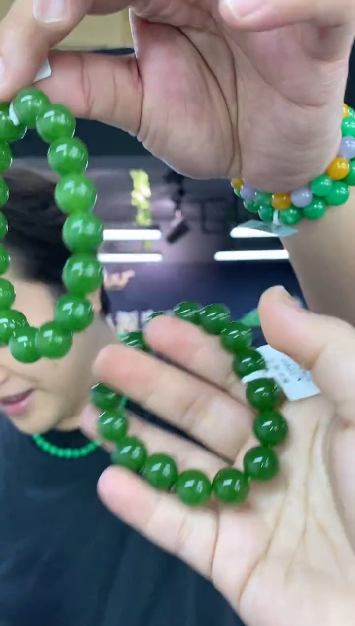 未镶嵌手链和田玉（碧玉）多样性发其一颜色微差