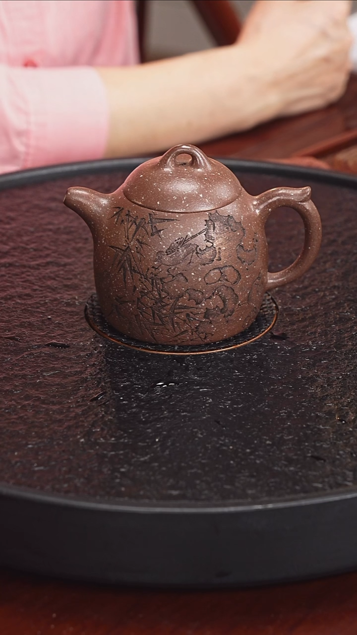 茶壶紫砂张杏娟  秦权59  海星紫 260毫升 少云