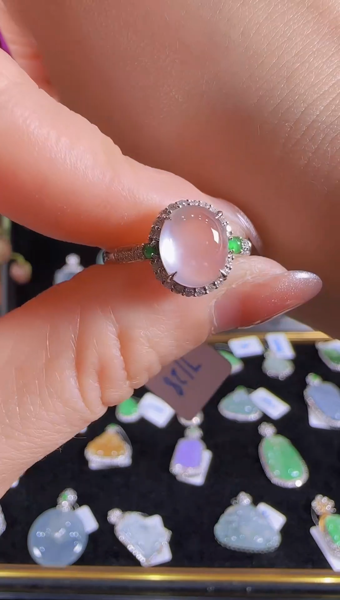 【闪购商品】翡翠戒指18K金镶嵌玻璃种蛋面戒指