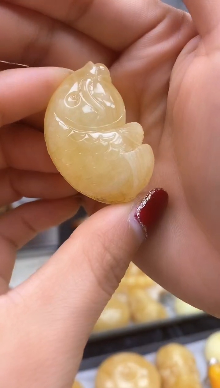 【闪购商品】琥珀裸石未镶嵌挂坠