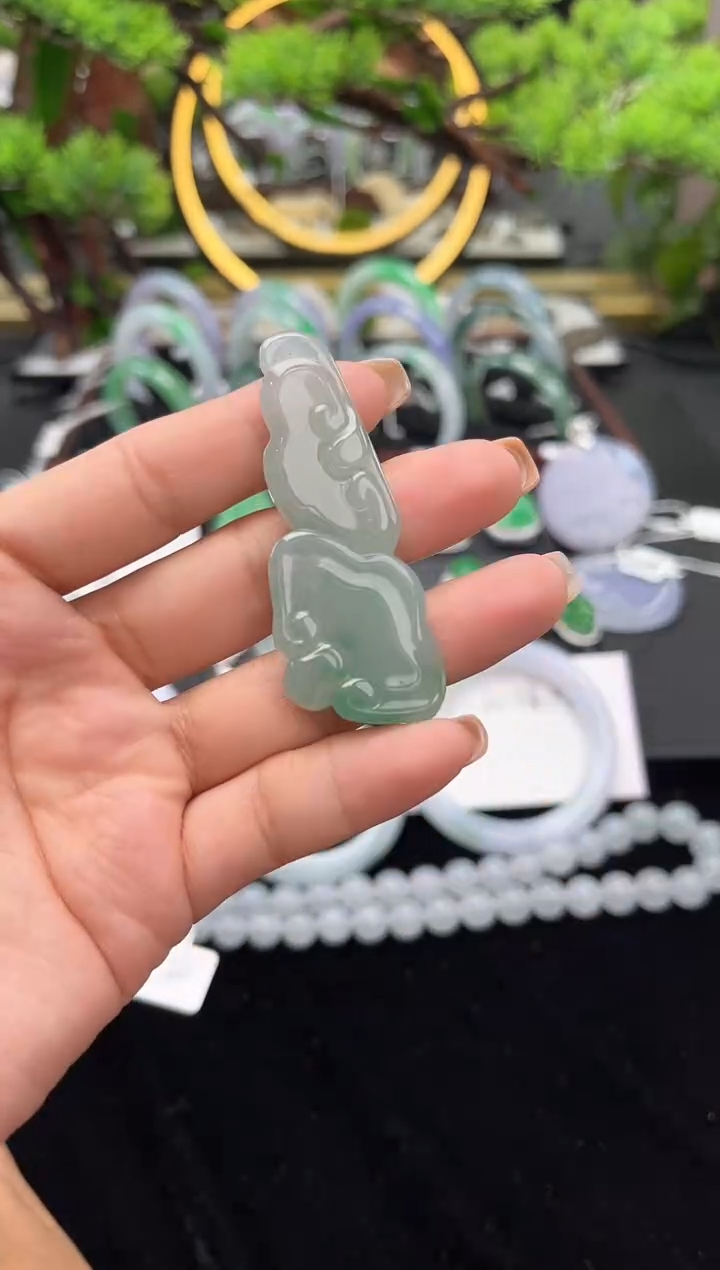 颈饰未镶嵌翡翠吊坠