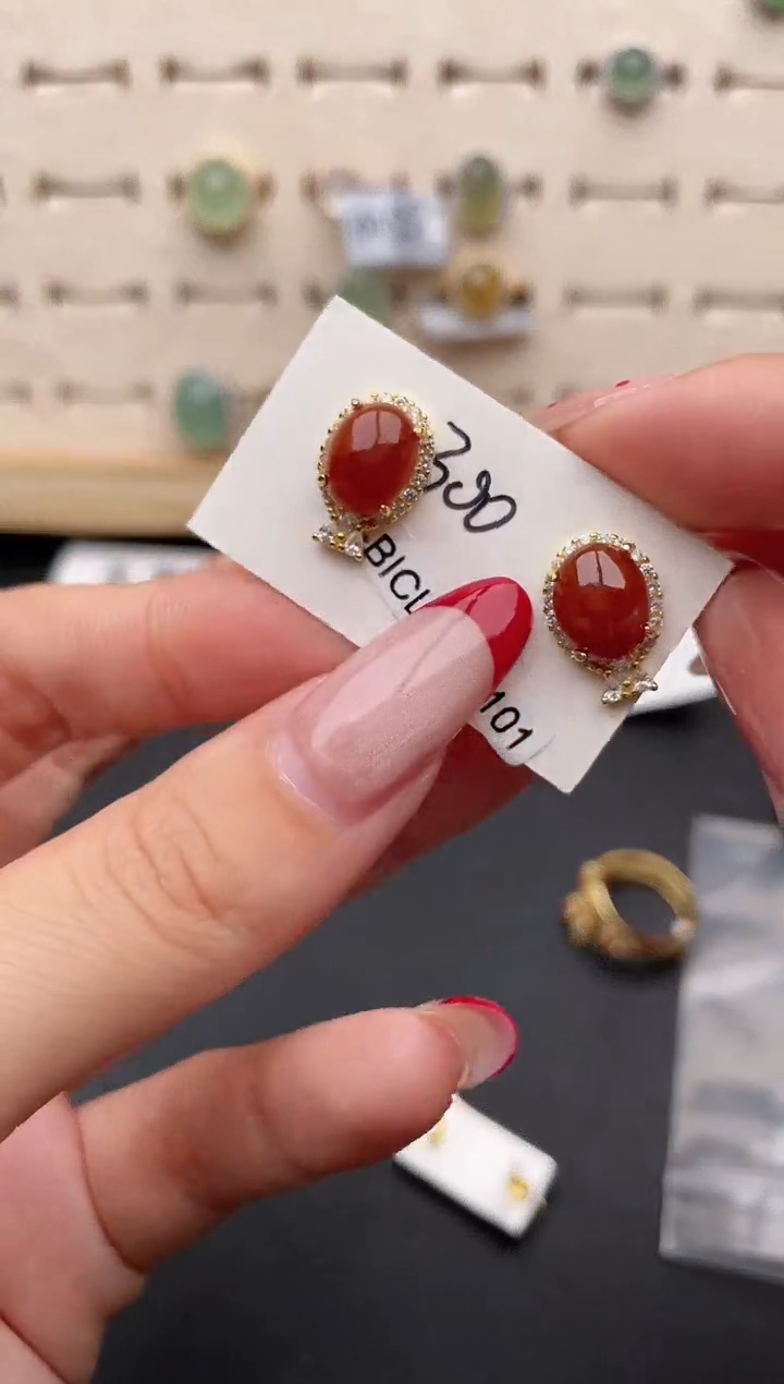 【闪购商品】翡翠戒指银S925镶嵌一物一证一礼盒