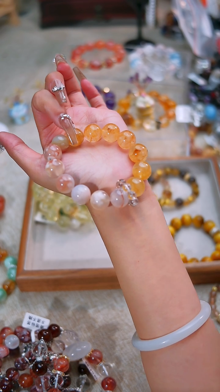 【闪购商品】水晶手链未镶嵌多样性发货颜色微差发其一 