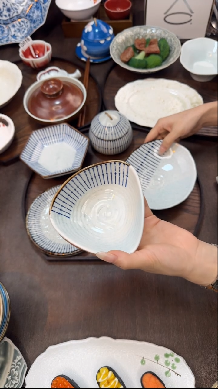 瓷珠帘三脚碗111