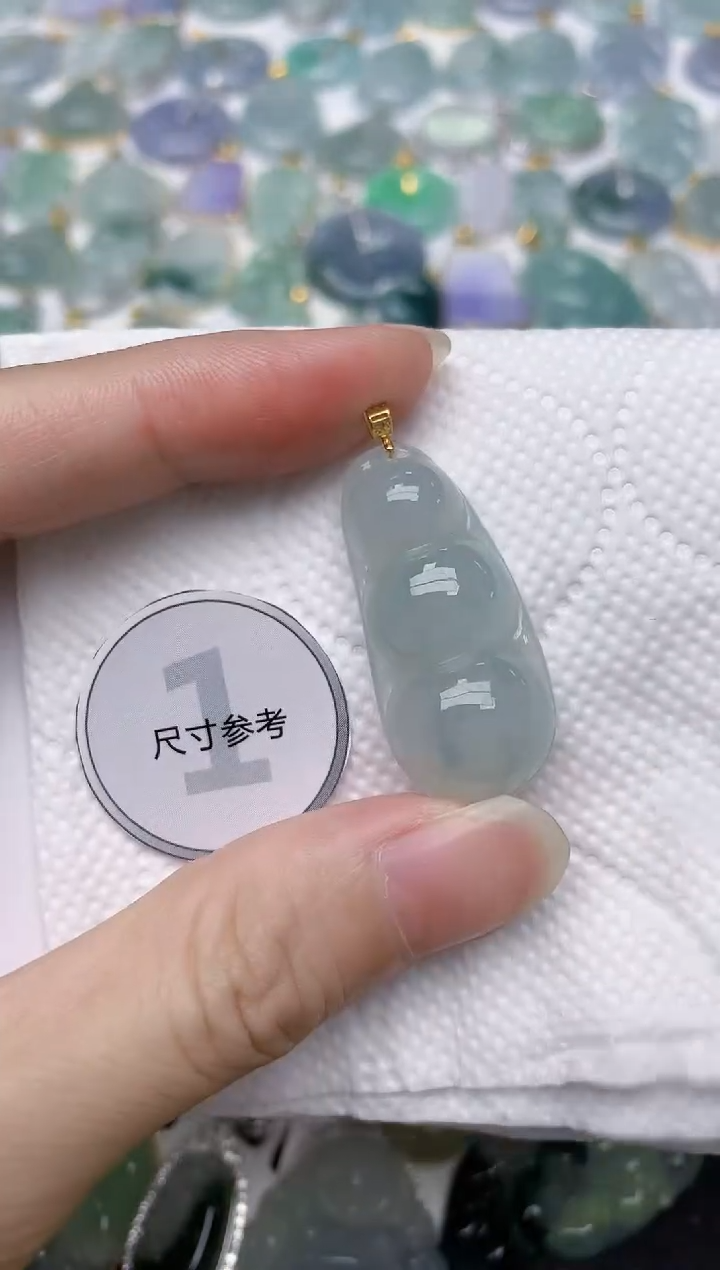 翡翠18K金镶嵌颈饰天然A货翡翠