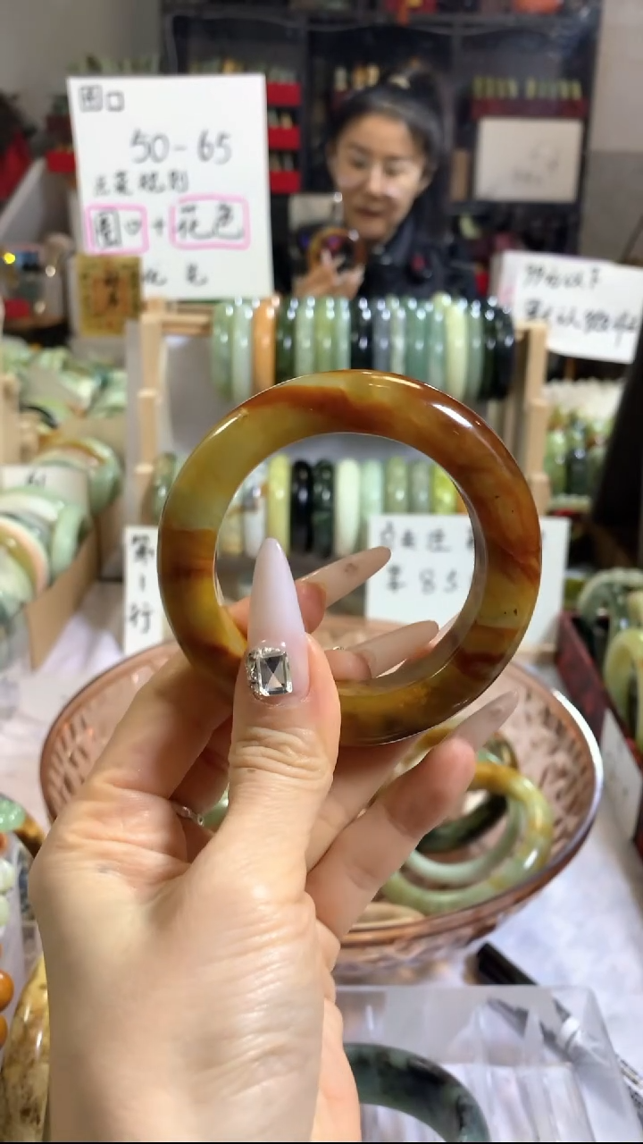 未镶嵌岫玉手镯38 54+ 包容