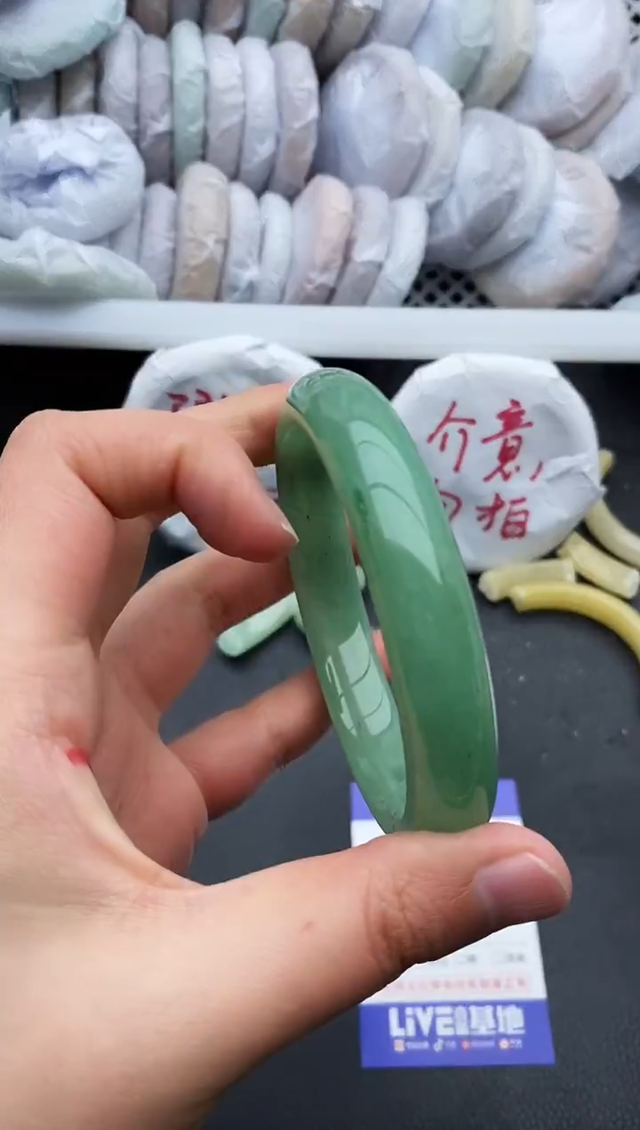 未镶嵌手镯石英质玉瑕疵376+62/63