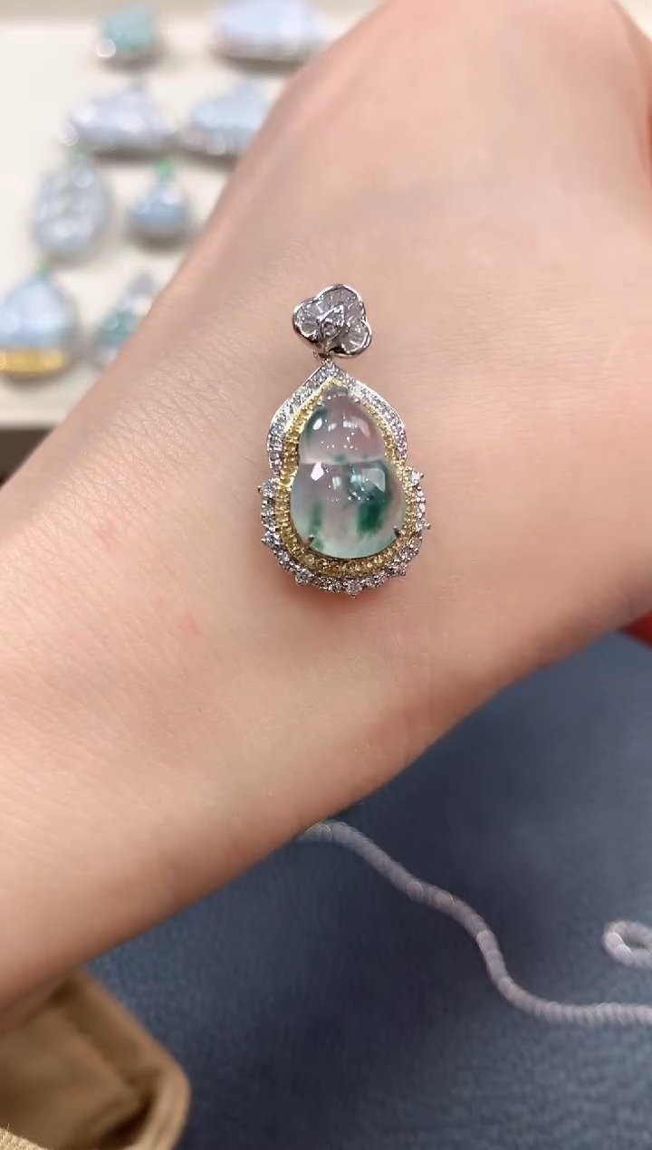 【闪购商品】翡翠吊坠(不含链)18K金镶嵌b68       