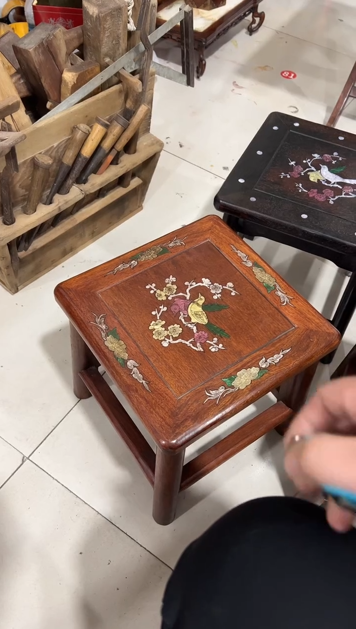 花梨木螺钿富贵凳