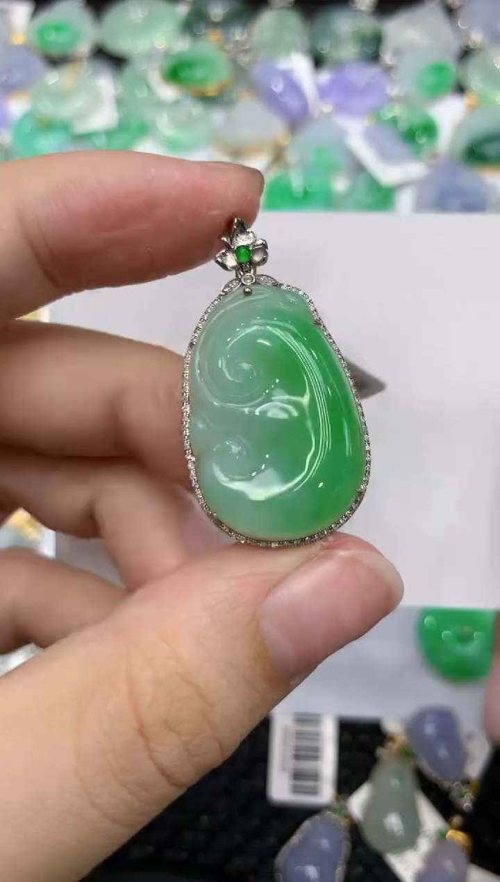 【闪购商品】翡翠颈饰18K金镶嵌111111111111