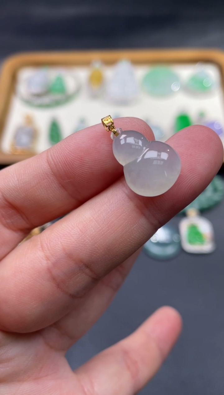 【闪购商品】翡翠颈饰18K金镶嵌36.........