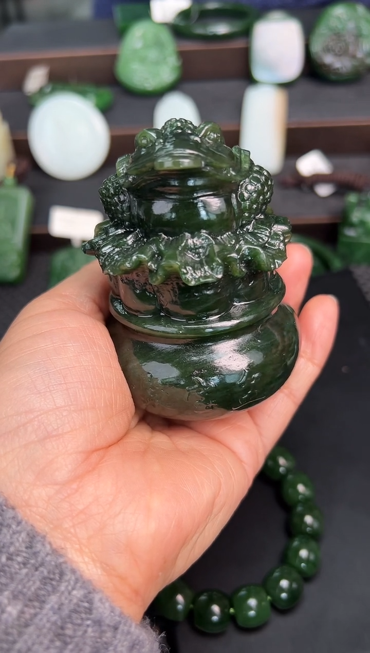 【闪购商品】和田玉颈饰未镶嵌摆件