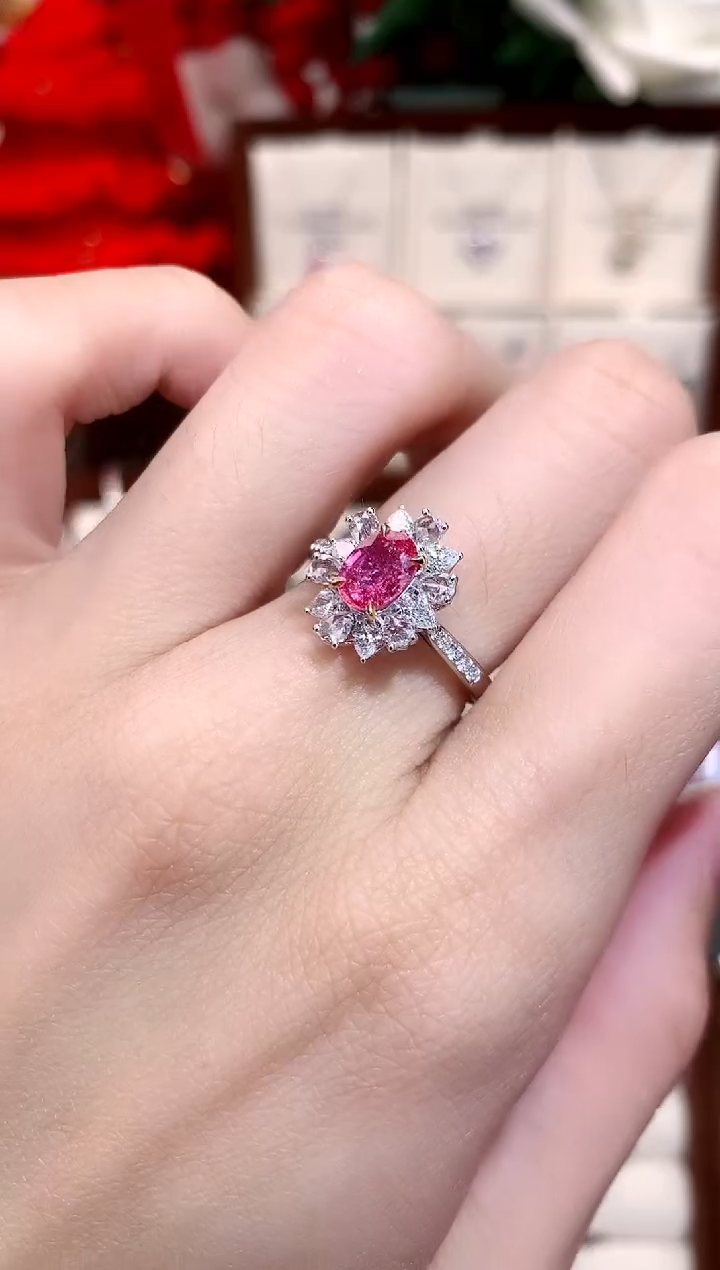 【闪购商品】彩色蓝宝石戒指18K金镶嵌1.09ct/天然宝石/七天无理由