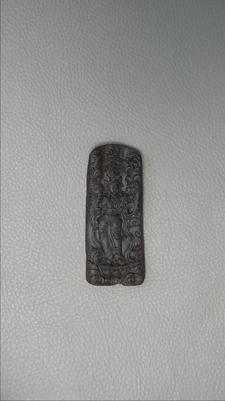 【闪购商品】沉香吊坠正区芽庄黑棋 绿度母 16.7g