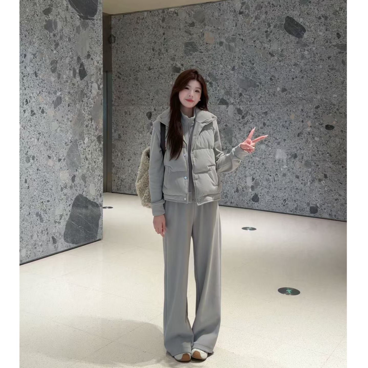 【YUKI】25秋冬季新款时尚显瘦气质高档加绒加厚卫衣套装马甲三件套