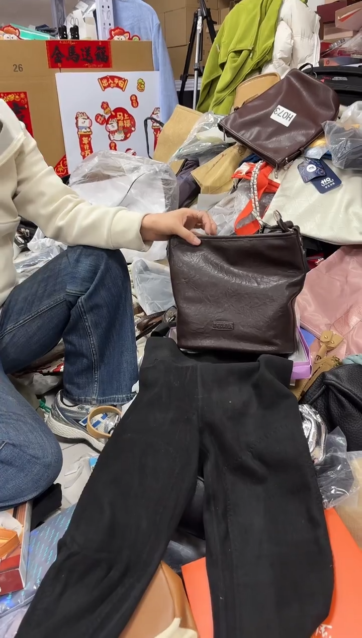 PU宝宝们抓紧时间去下方链接拍吧黑色保暖裤发一条带护膝xl