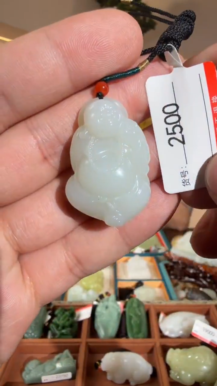 颈饰未镶嵌和田玉1