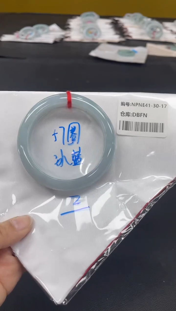 未镶嵌手镯翡翠翡翠手镯