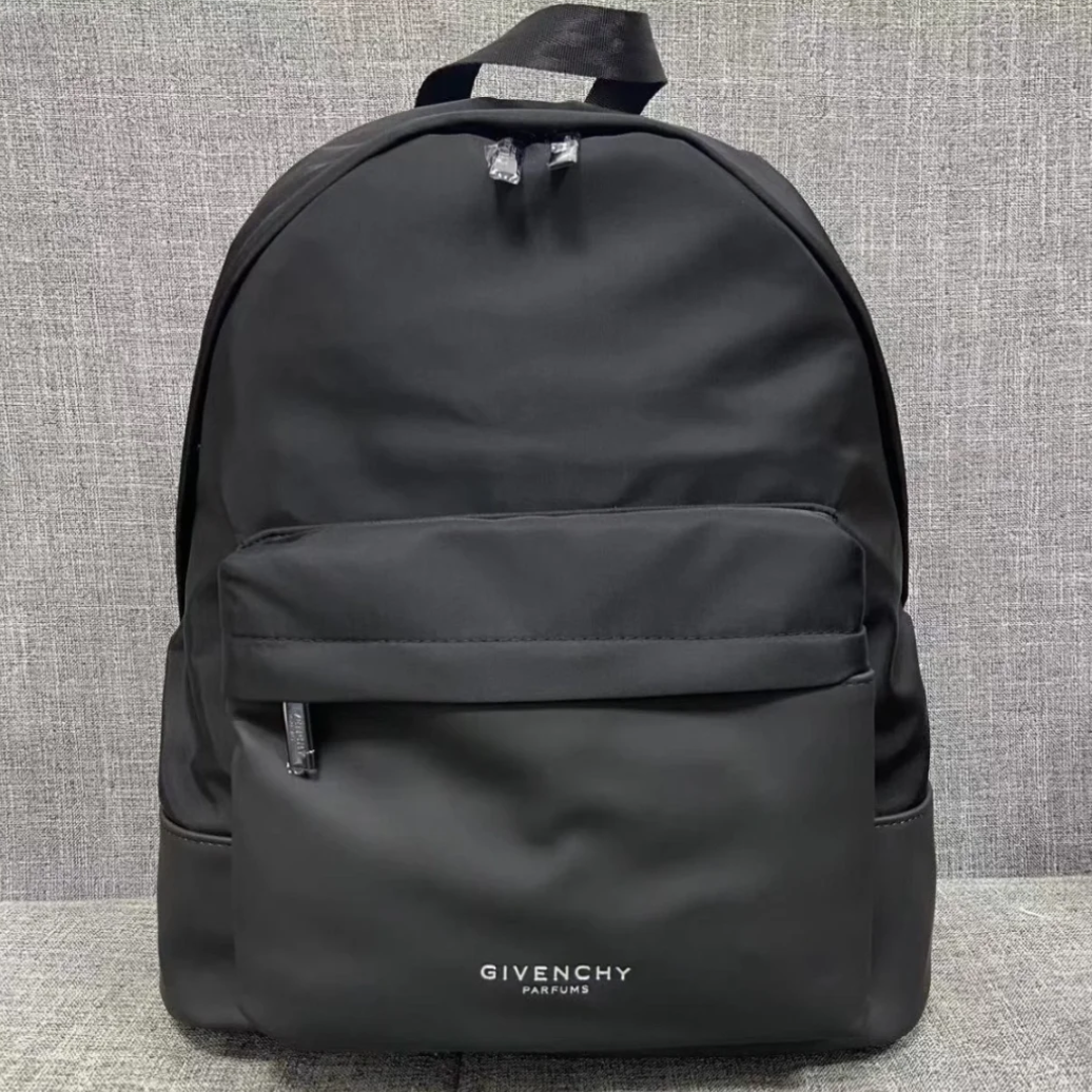 黑色背包通勤包25cm*18cm*30cm