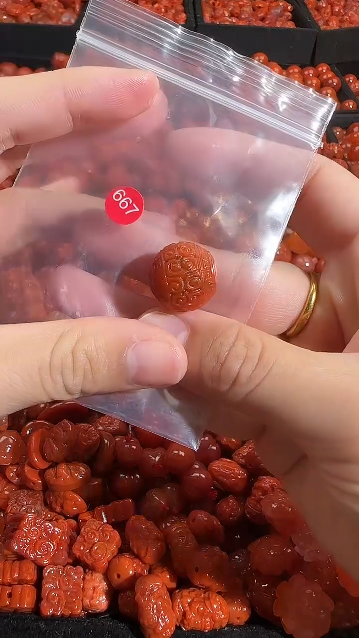 颈饰未镶嵌南红玛瑙1