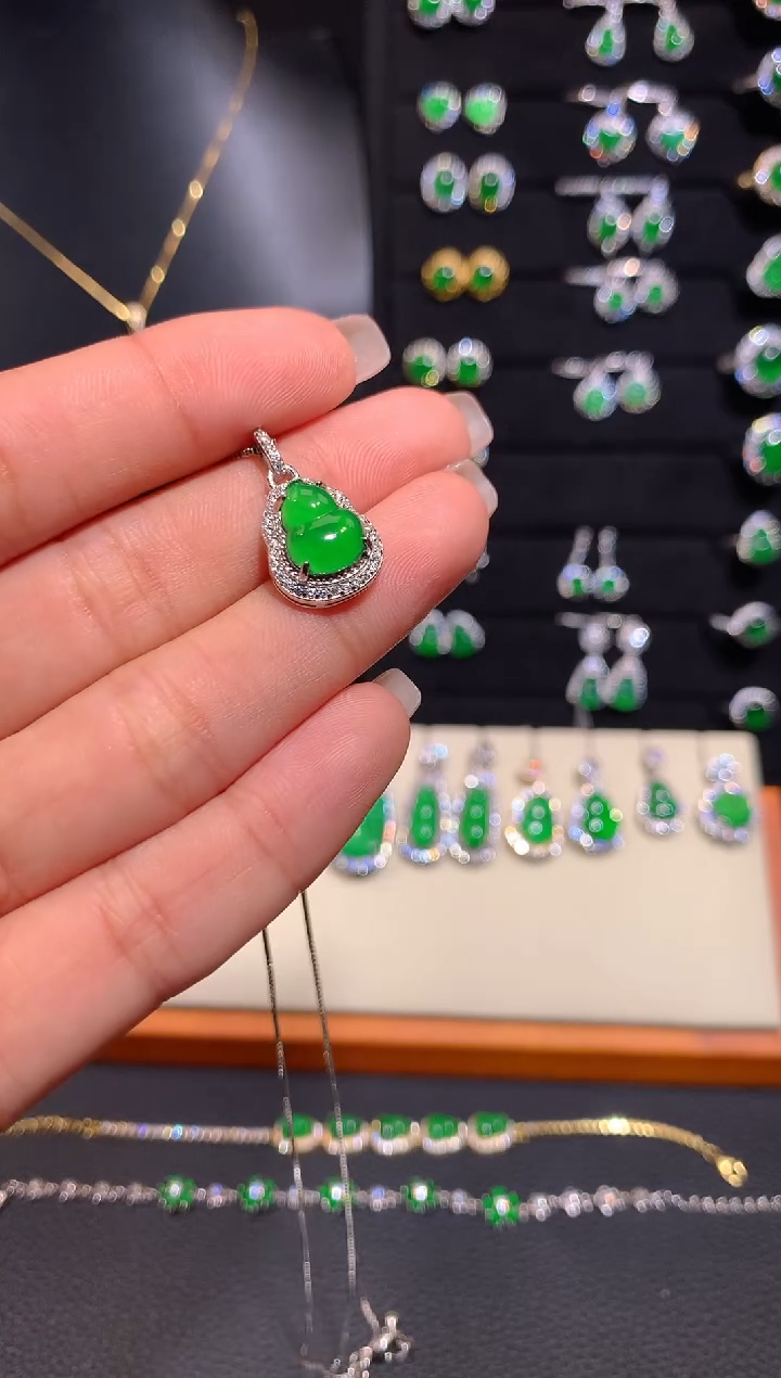 【闪购商品】翡翠颈饰银S925镶嵌多样性