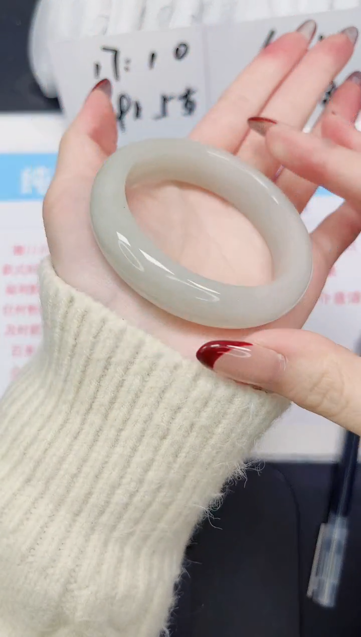 【闪购商品】石英质玉手镯未镶嵌321