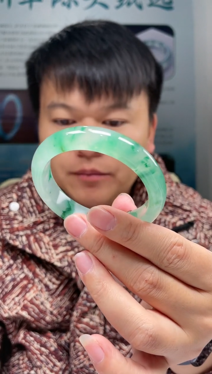 【闪购商品】石英质玉手镯未镶嵌非洲翠手镯多样性发货