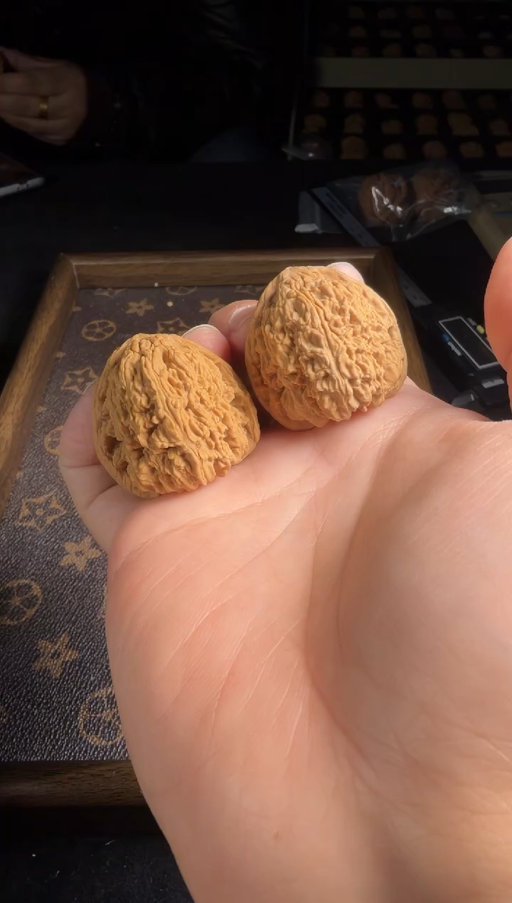 吊坠文玩核桃36+尺全品三角疆