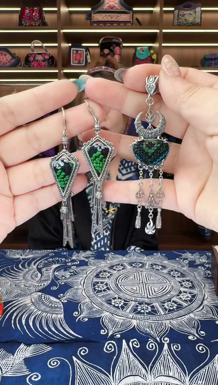 织绣25黔东南苗族刺绣