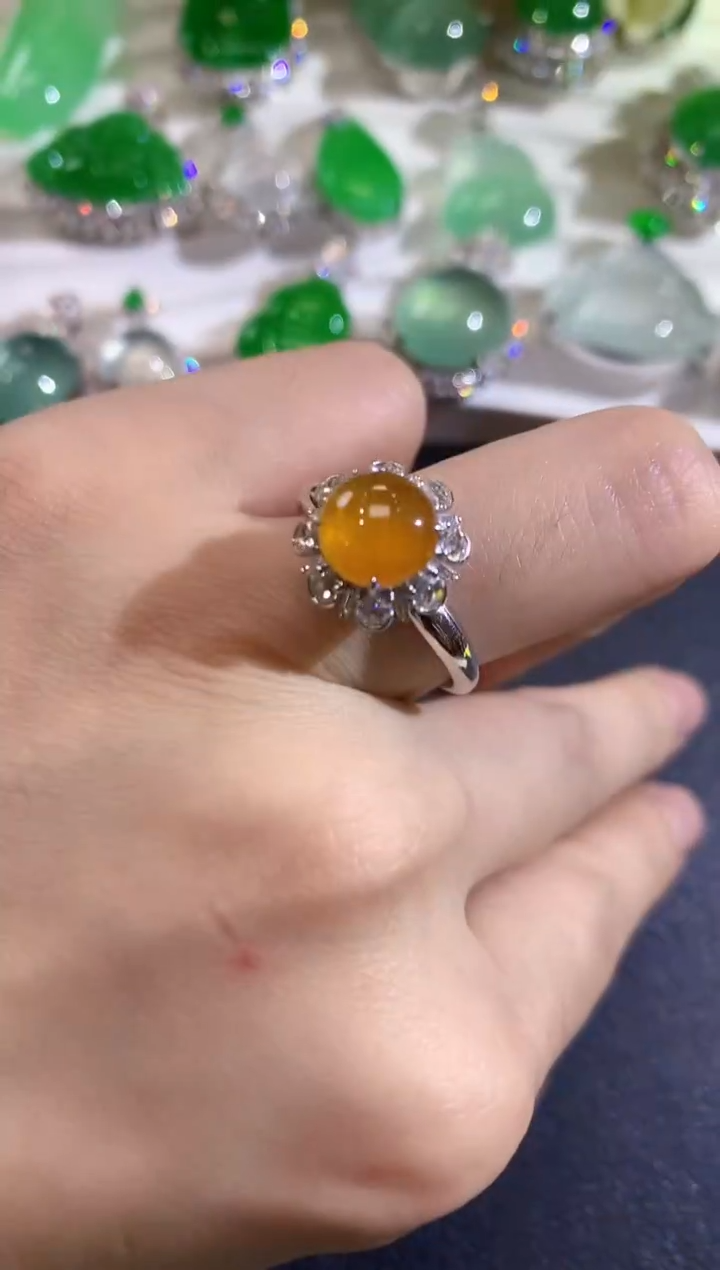 18K金镶嵌戒指翡翠D15