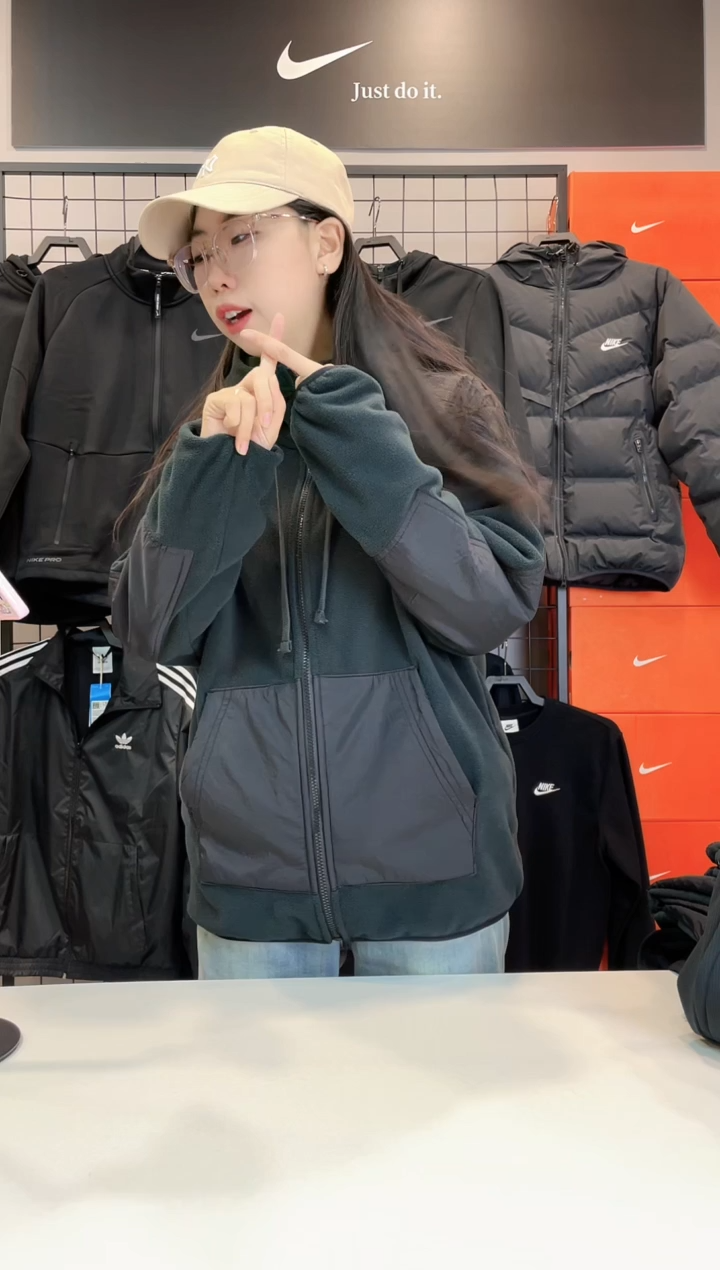 4883 黑色摇粒绒XL码150-170斤 不退换  