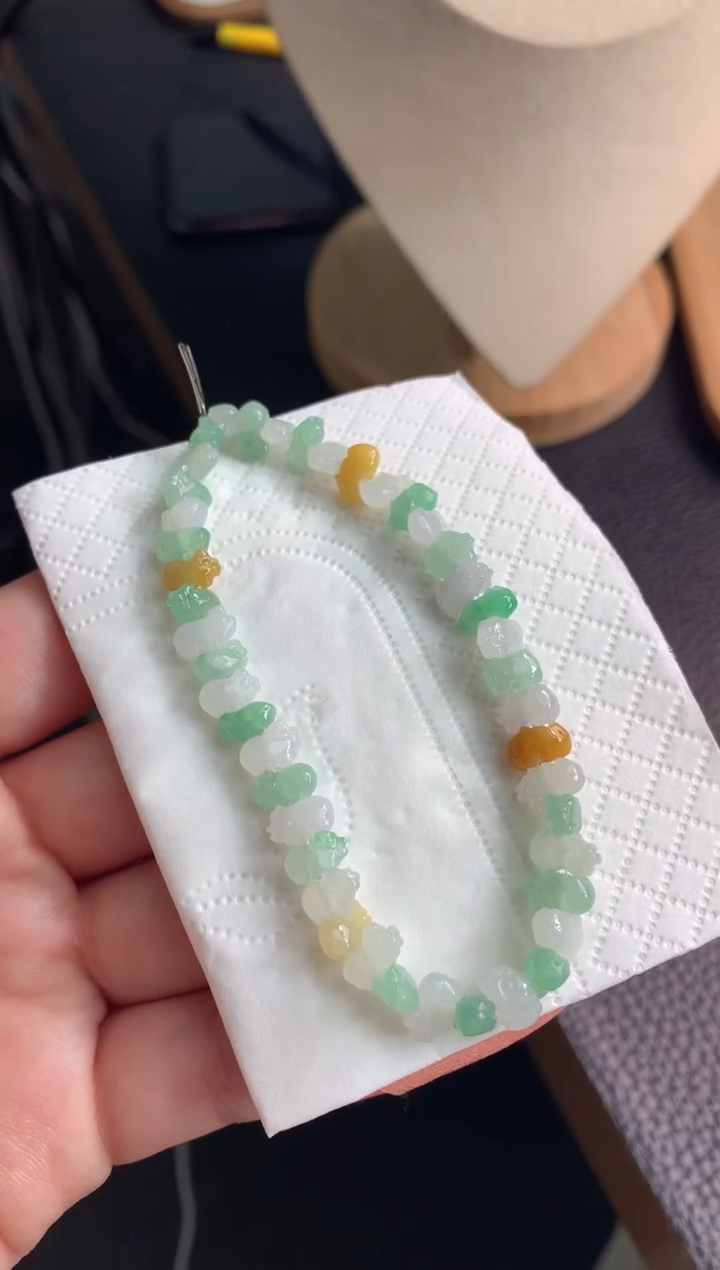 【闪购商品】定制翡翠未镶嵌猪猪手串