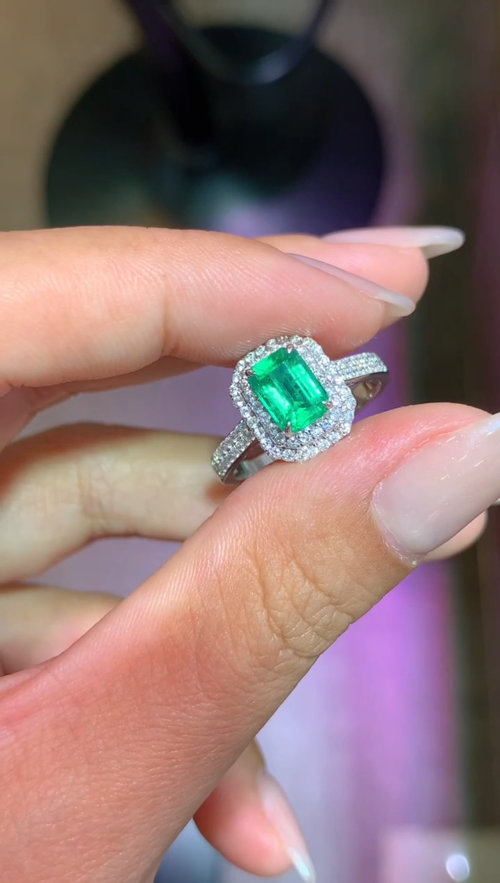 祖母绿戒指18K金镶嵌1.2CT