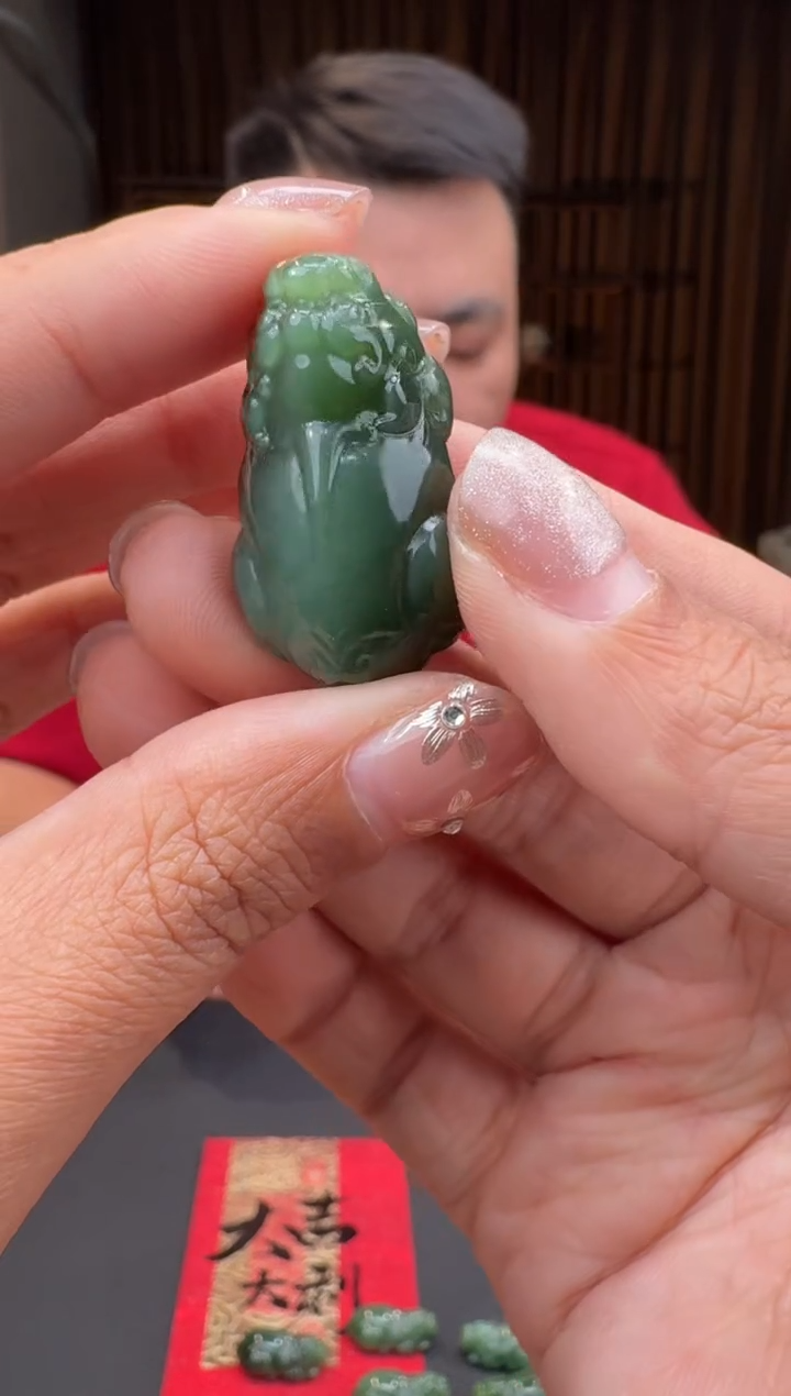 【闪购商品】和田玉100未镶嵌1.29冯总