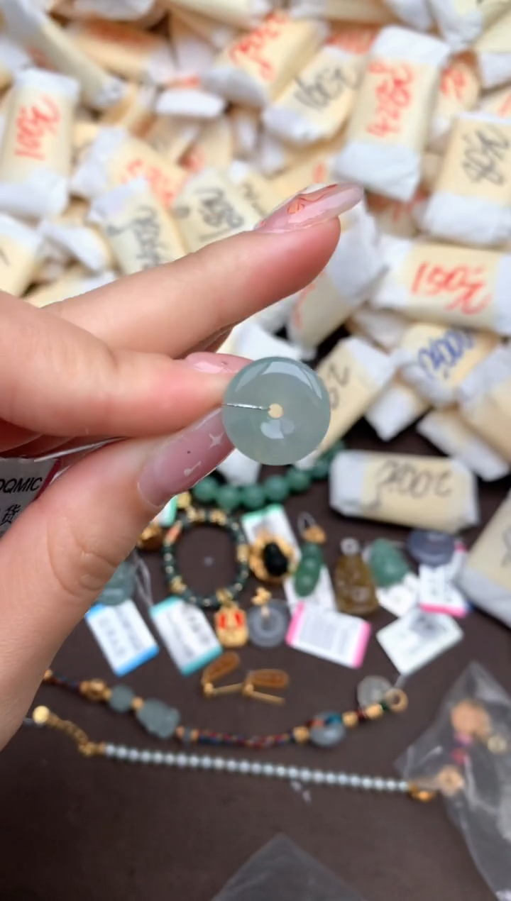 【闪购商品】翡翠挂件未镶嵌—