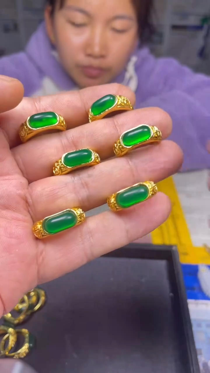 CT25 绿色 马鞍 戒指